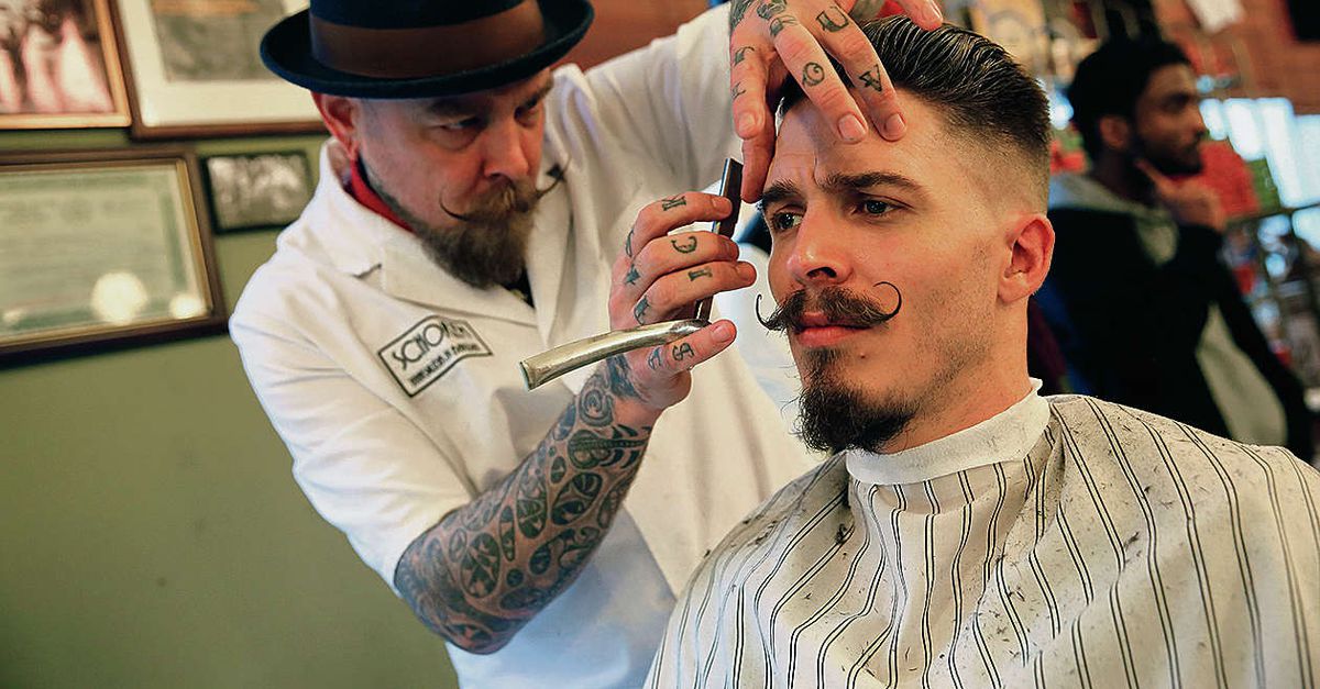 Тип барбера. Барбершоп реклама. Барбер гурбан. Парикмахер американский. Прически из барбершопа мужские.