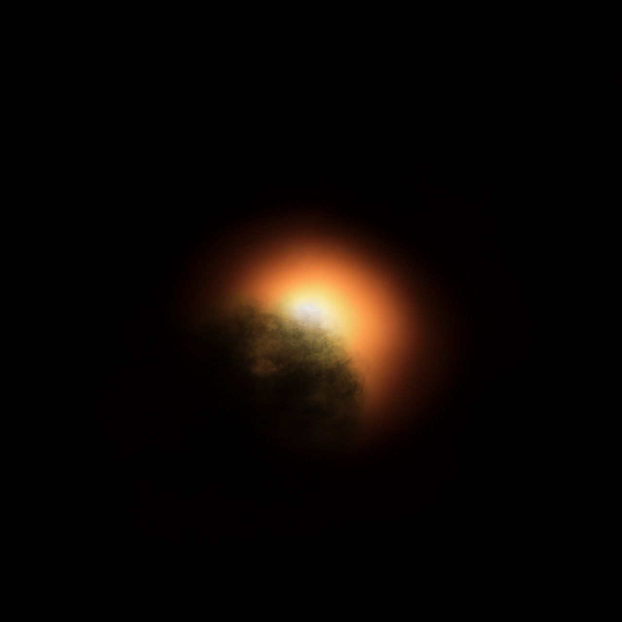 Bewerkte foto van Betelgeuze met stofwolk.