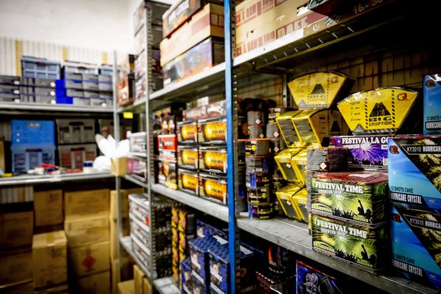 Alleen onder uitzonderlijke omstandigheden zou volgens mensen in de branche een vuurwerkverbod nog kunnen worden voorkomen. 