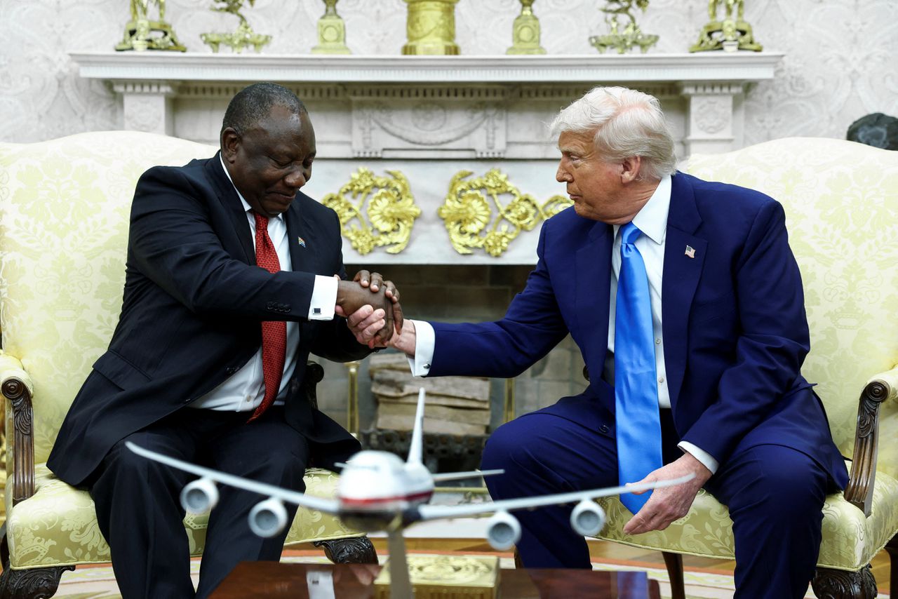 Trump confronteert Zuid-Afrikaanse president met ongefundeerde genocideclaims - NRC