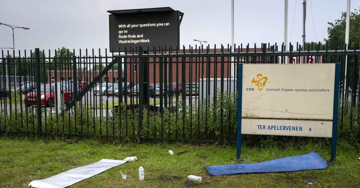 Onrust rond aanmeldcentrum Ter Apel op eerste avond zonder hulporganisaties