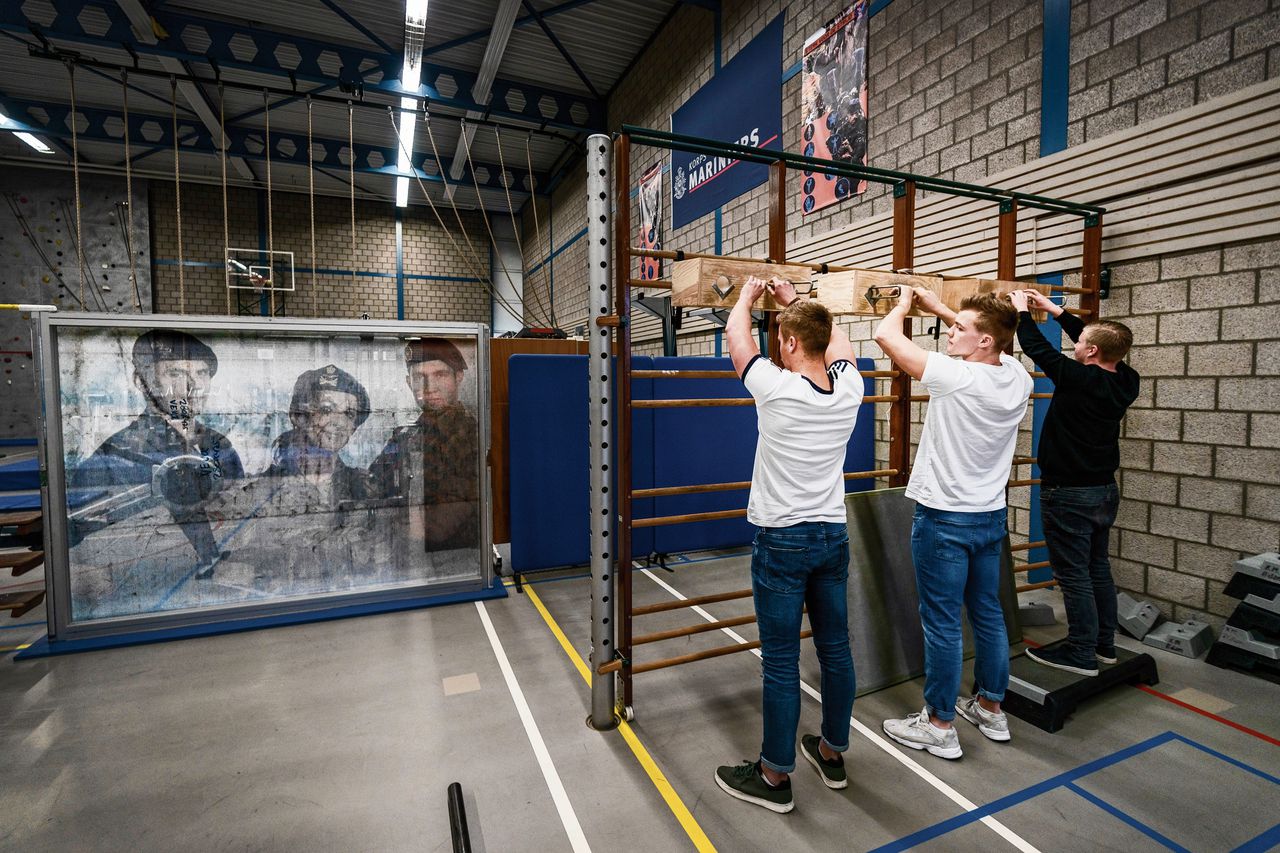 Wie militair wil zijn, moet door deze wasstraat NRC