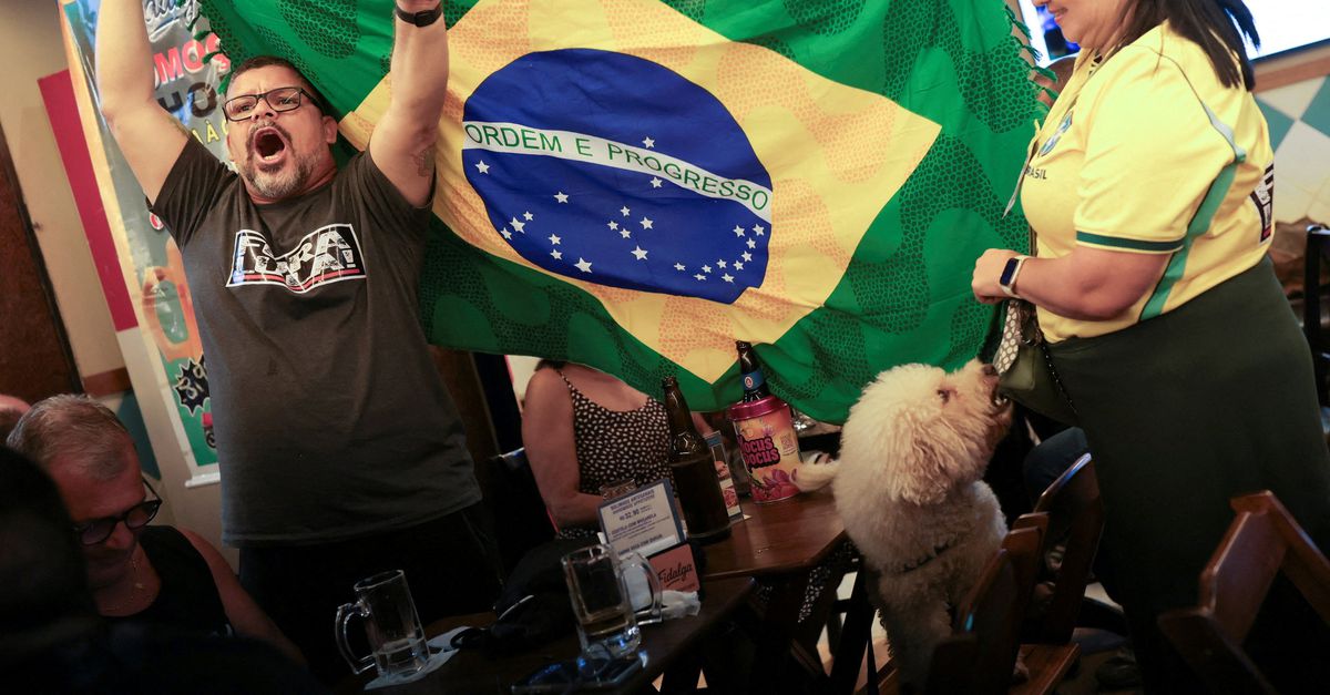 Liberal Party wins Brazil's first election round, nrc.nl reports