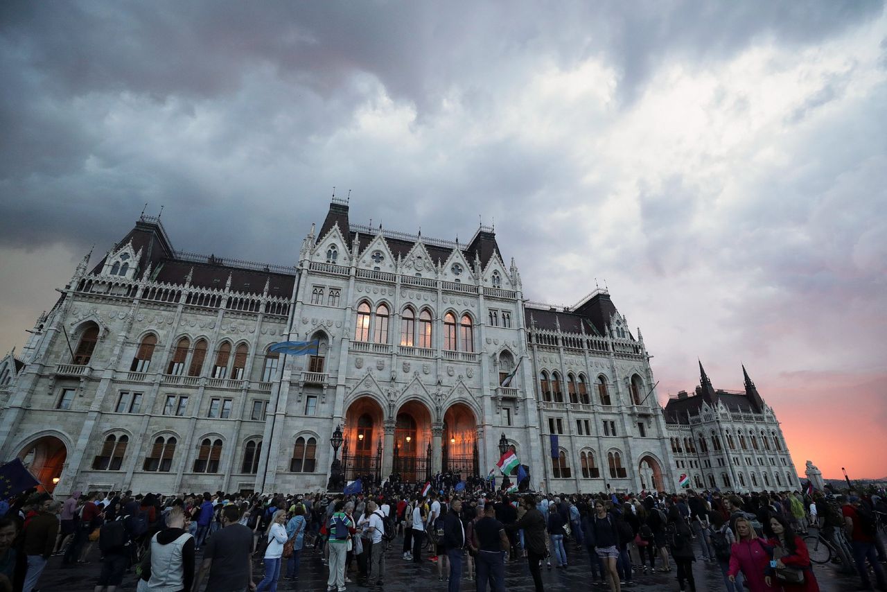 Massale protesten tijdens beëdiging Hongaars parlement 