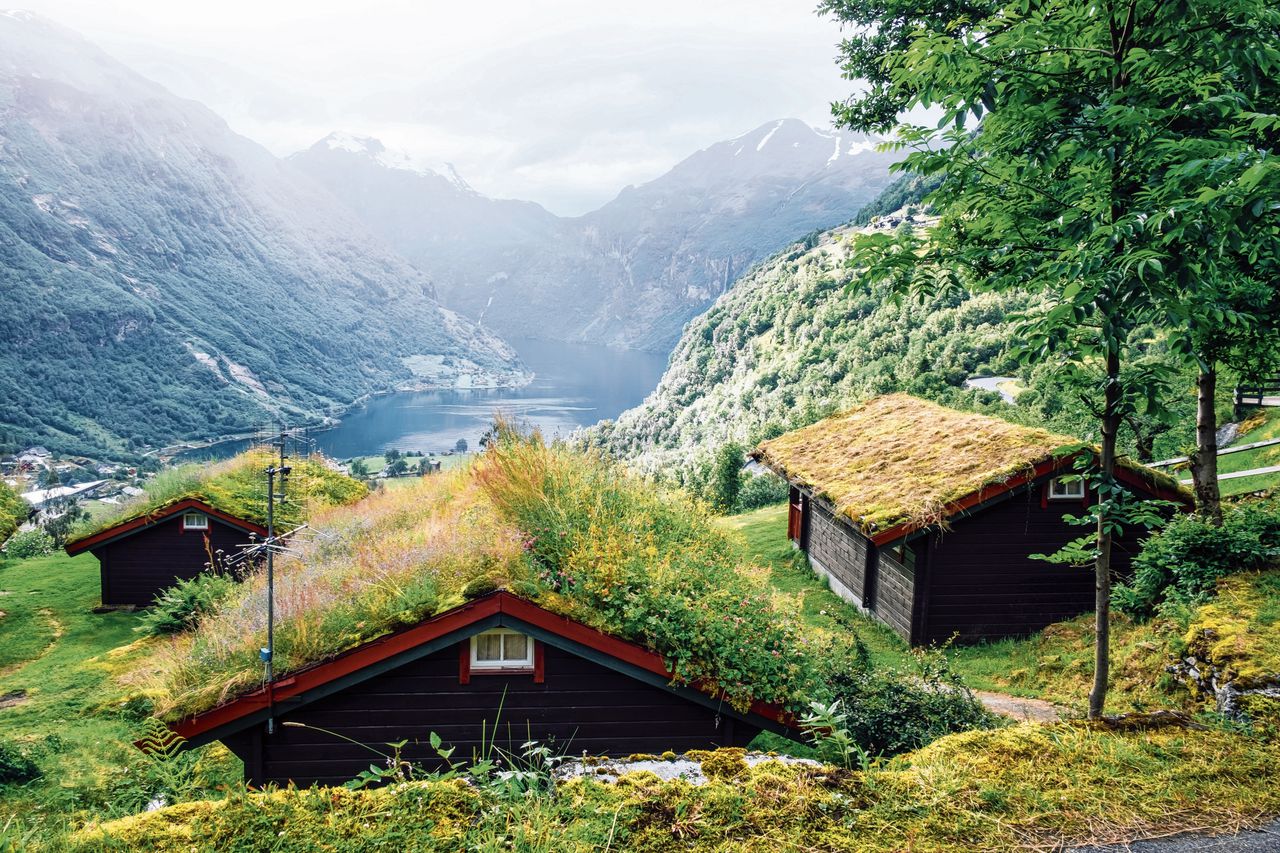 Het Noorse dorpje Geiranger wordt jaarlijks door miljoenen toeristen bezocht.