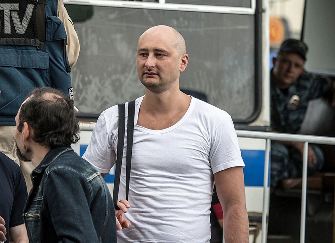Russische journalist Arkadi Babtsjenko doodgeschoten in Kiev 