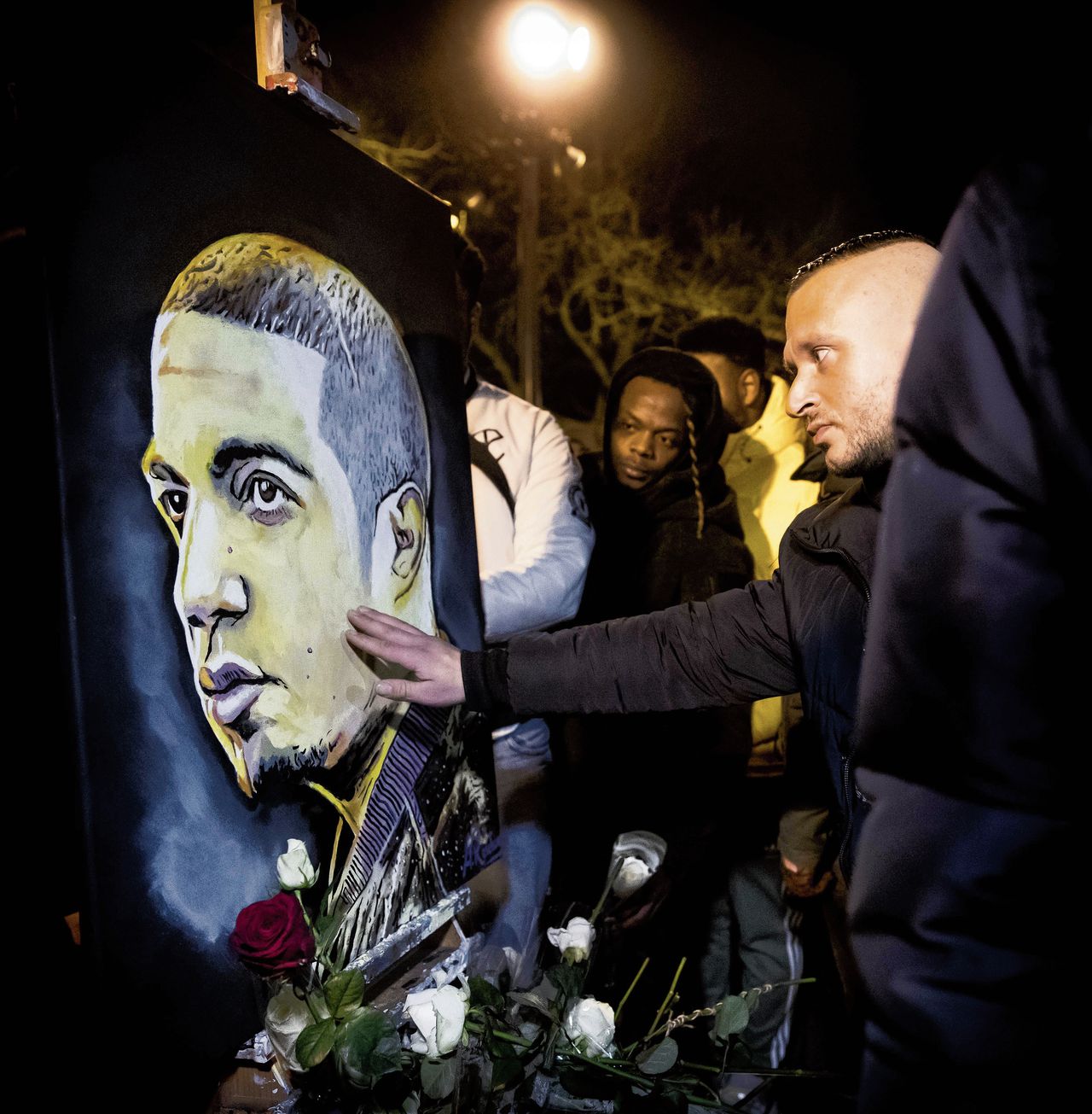 Bloemen voor rapper Feis - NRC