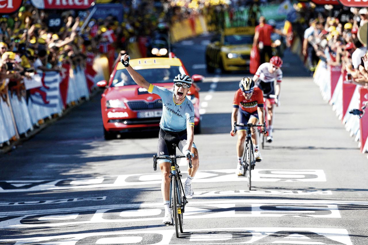 De Deen Magnus Cort Nielsen wint de vijftiende etappe van de Tour de France.