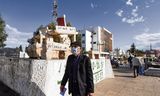 Een monument op een naar hem vernoemd plein in het Tunesische stadje Sidi Bouzid herinnert aan de fruitverkoper Mohammed Bouazizi, wiens wanhoopsdaad  uitmondde in de Arabische Lente.