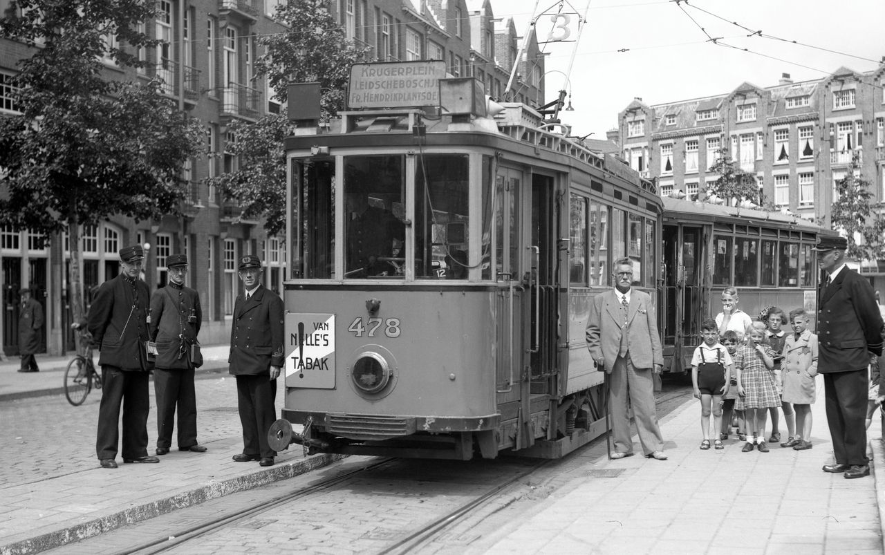 Amsterdamse tramvervoerder verdiende aan deportatie van Joden, blijkt uit 23 opgedoken facturen 