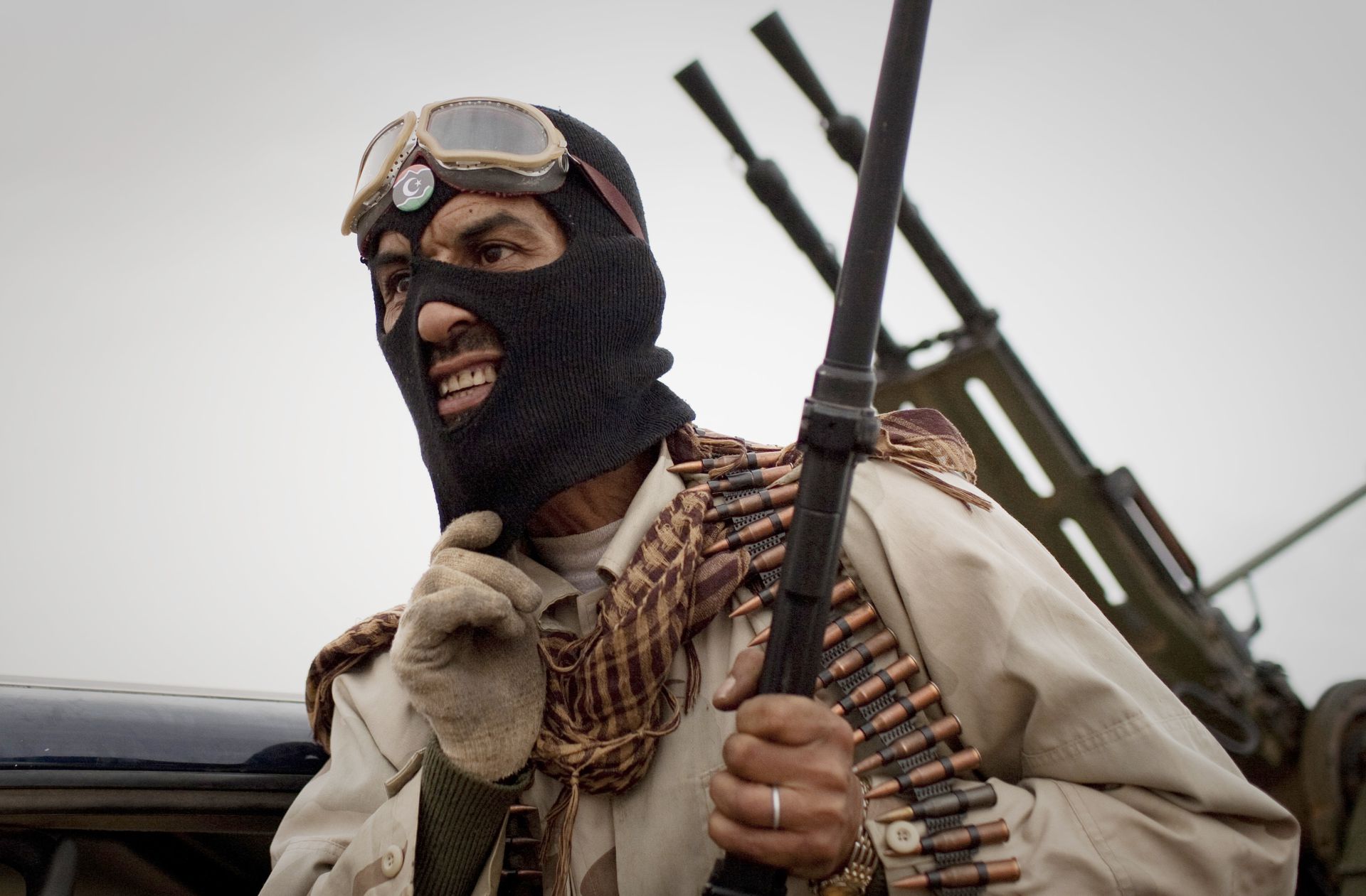 Ансар аллах хуситы. Повстанцы на ближнем востоке. Как называется повстанец. Кустарное оружие сирии. Как называется повстанец.