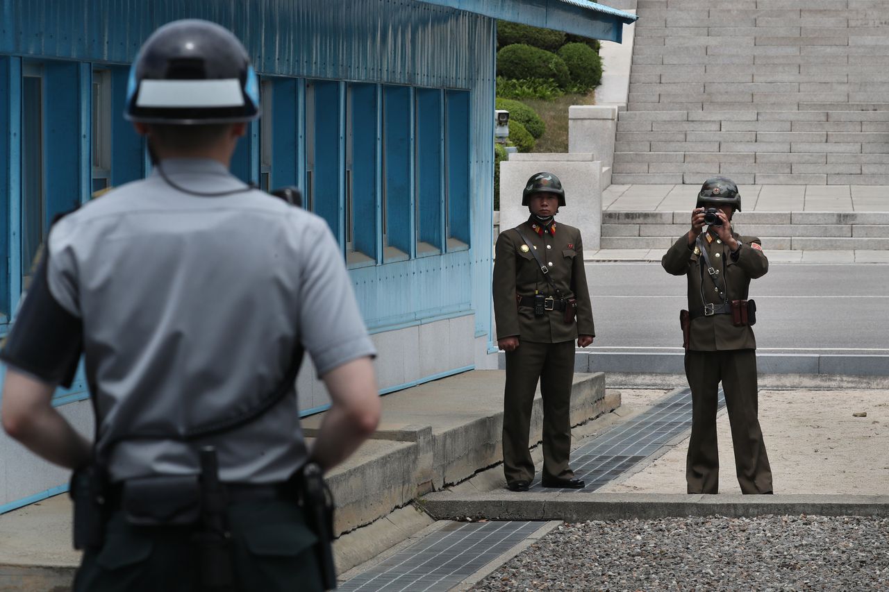 Noord- en Zuid-Korea gaan dinsdag praten - NRC