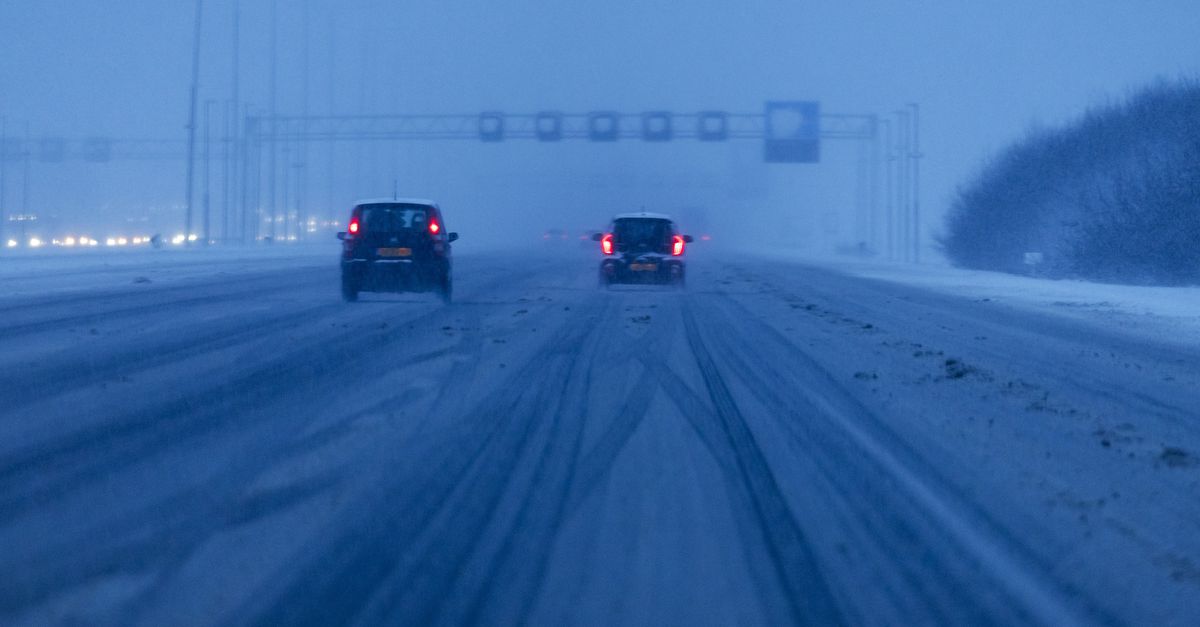 KNMI: code rood in noorden van Nederland vanwege gladheid