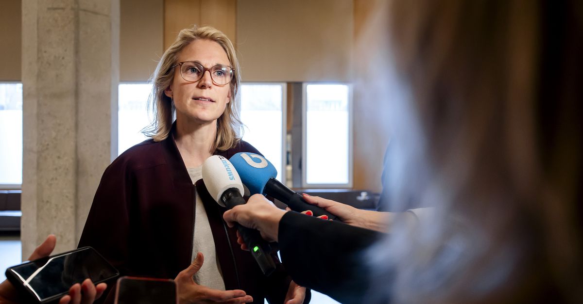 Minister Boekholt-O’Sullivan in de problemen door ‘douchemuntjes’ – en het liep al niet lekker