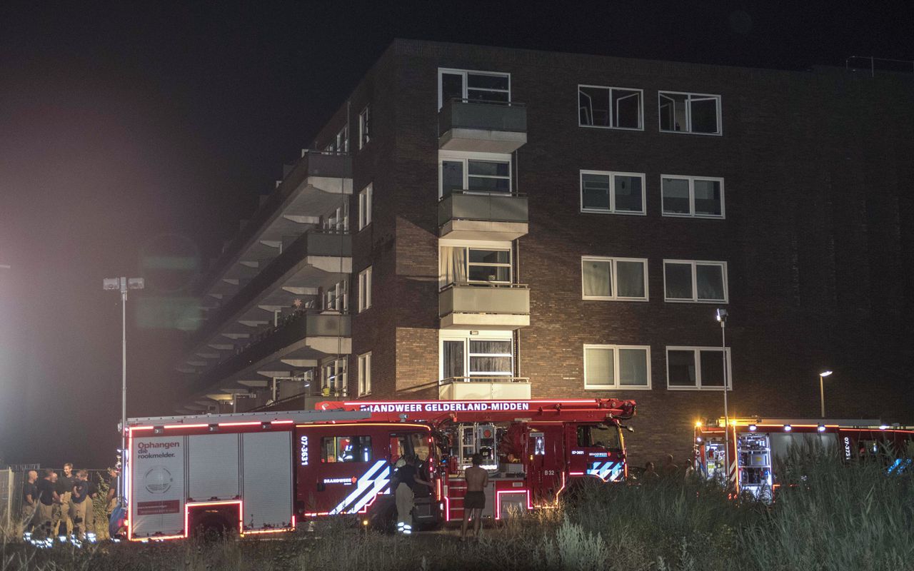De flat aan de Daphnestraat in Arnhem waar maandagavond een brand woedde na een explosie.