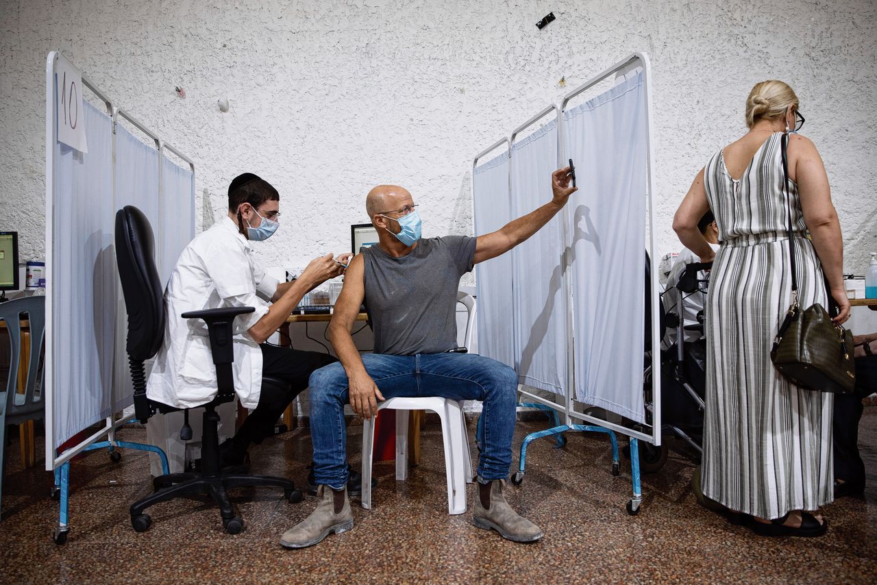 In Israël hebben al ruim vier miljoen mensen een 'boostershot' van het coronavaccin gekregen.