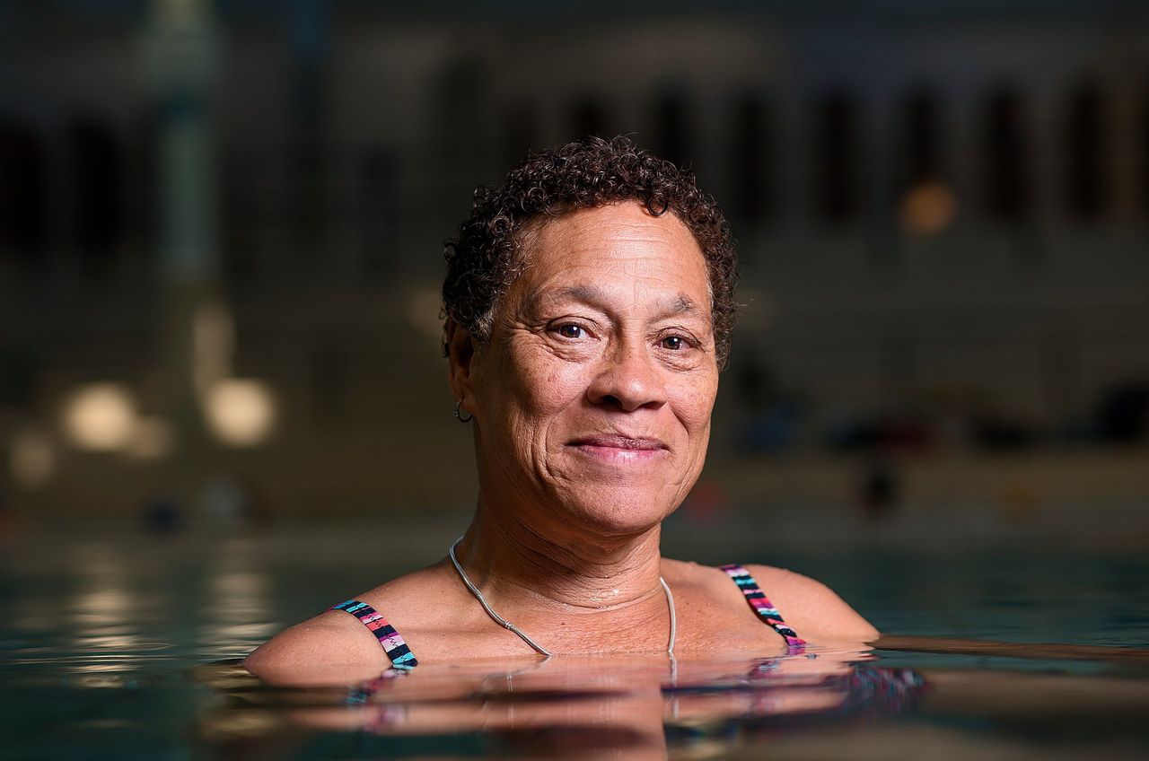 Al 46 jaar wacht Enith Brigitha op een gouden zwemmedaille 