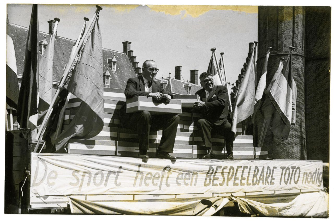In 1960 gingen KNVB-bestuurders naar Den Haag om campagne te voeren voor een ‘toto’ met ongelimiteerde prijzengelden.