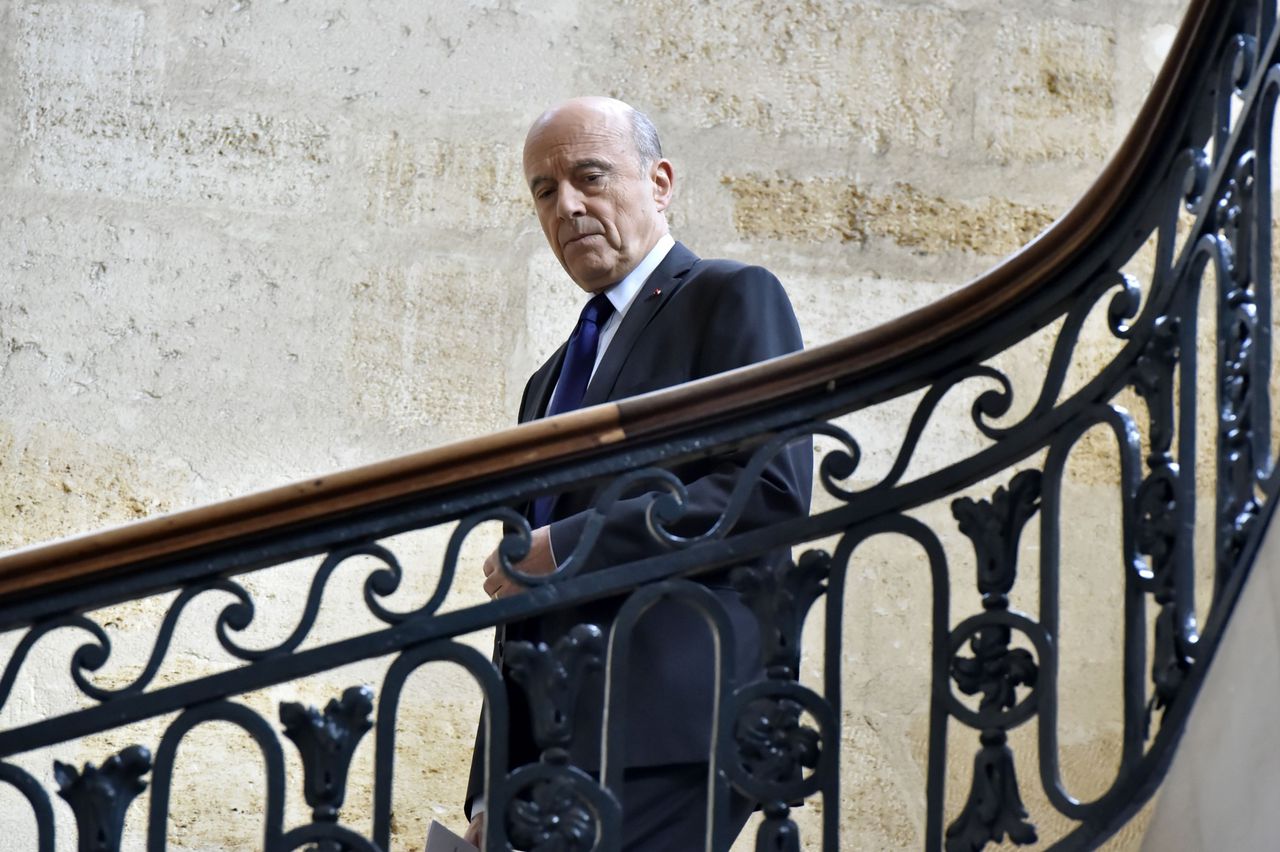 Juppé wil Fillon niet vervangen als presidentskandidaat 
