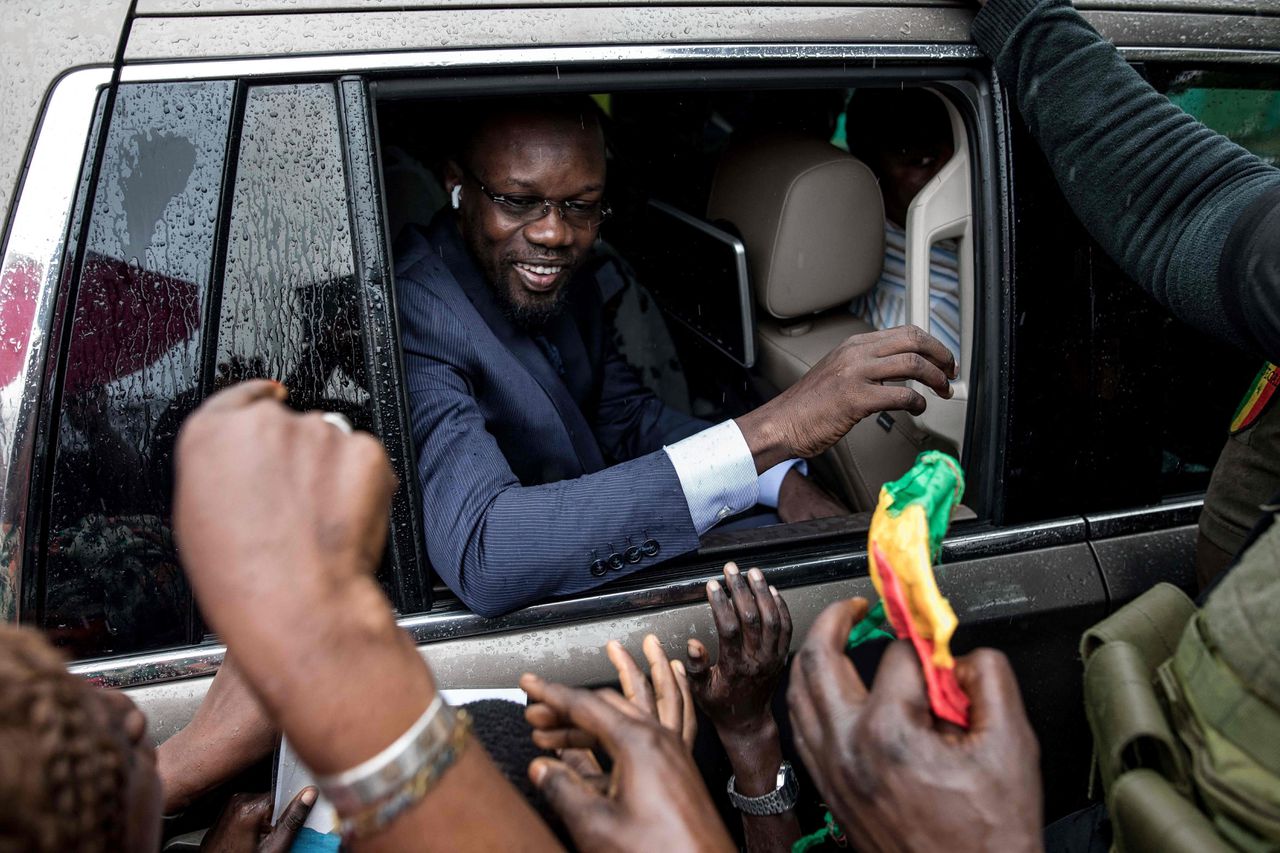 Senegalese oppositieleider Ousmane Sonko opnieuw gearresteerd en zijn partij ontbonden 