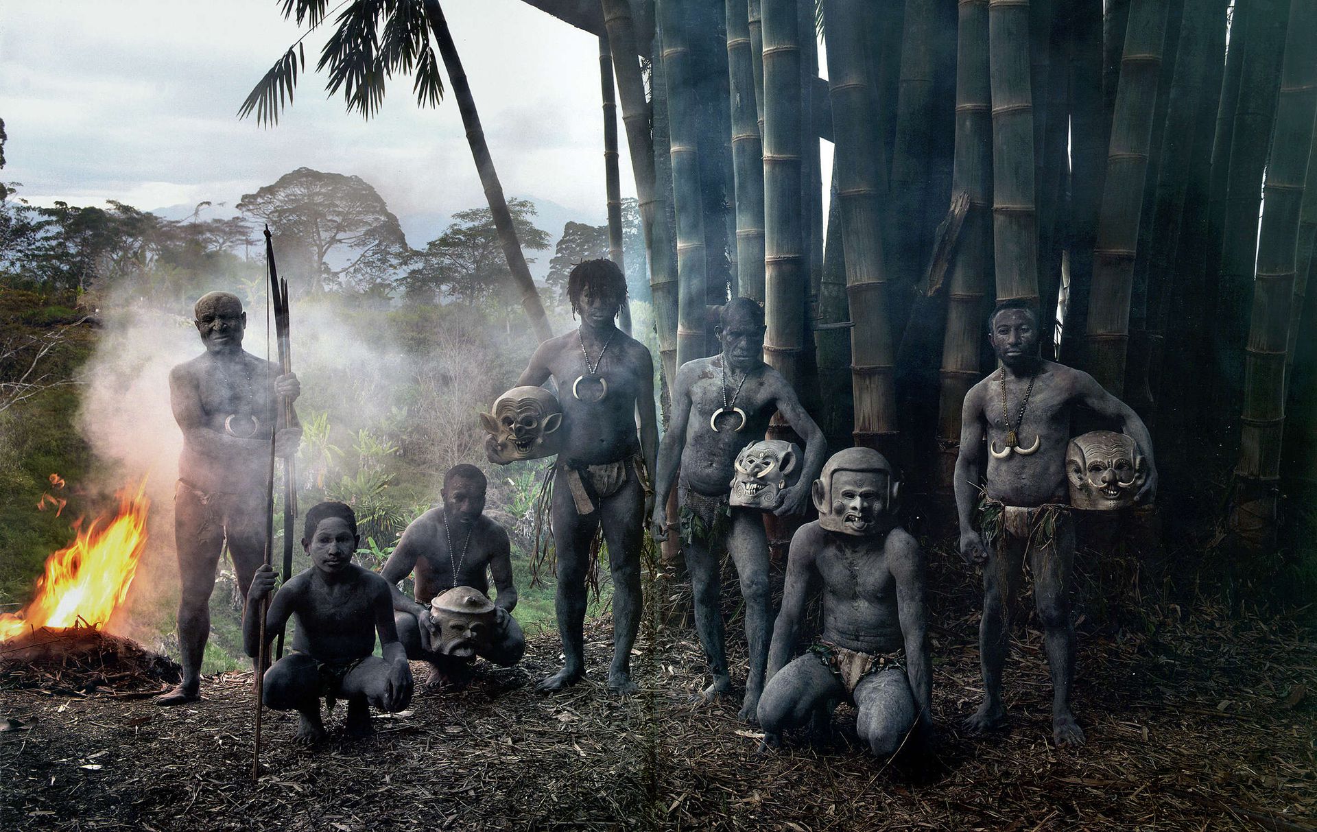 Племя дата выхода. Папуа новая Гвинея охота на ведьм.