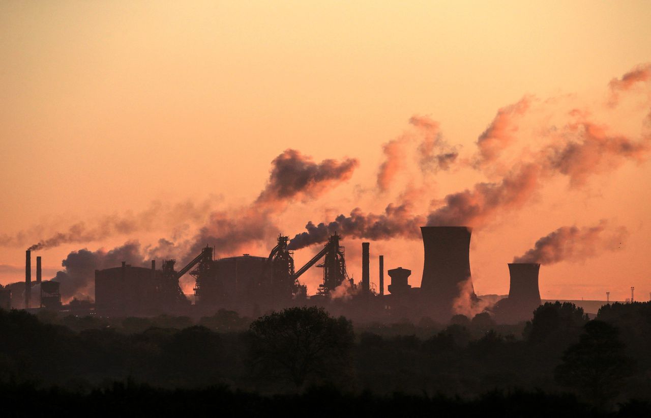 Staalproductie in het Verenigd Koninkrijk. De Europese staalindustrie heeft volgens CE Delft het meest verdiend aan de CO2-emissierechten.