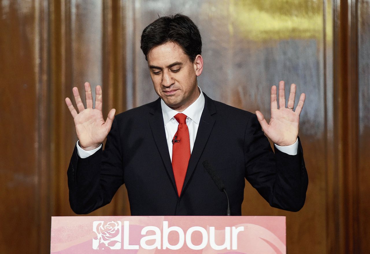 Ed Miliband treedt af als Labourleider na de verkiezingsnederlaag van zijn partij.