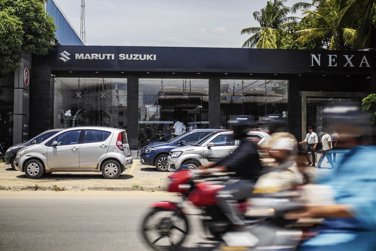 In Indiase autoshowrooms blijven de klanten weg 