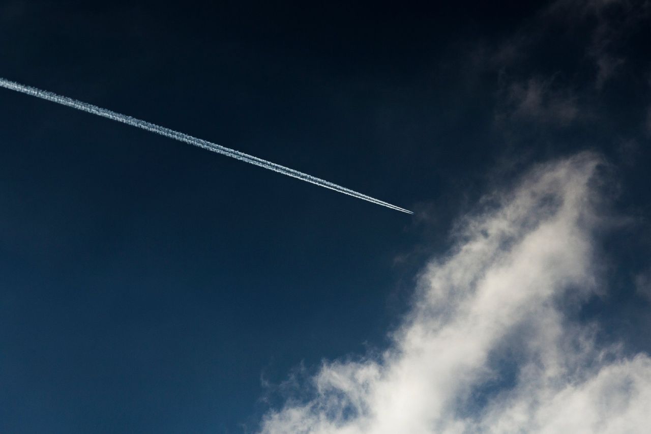 Volgens de Britse budgetmaatschappij easyJet weert Schiphol vervuilende vliegtuigen te weinig.