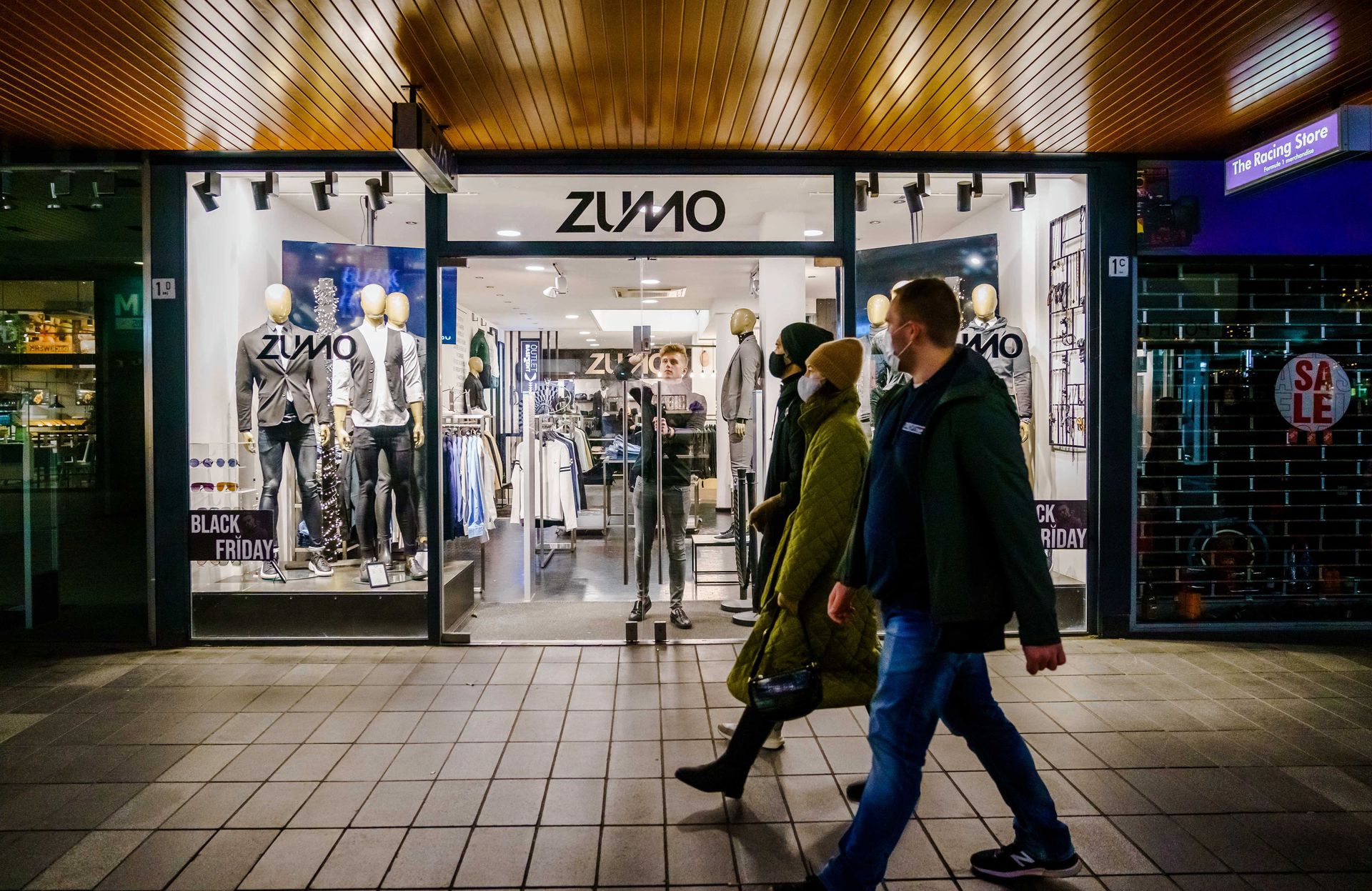 Aboutaleb: winkels Rotterdam vrijdag om 18.00 uur dicht - NRC