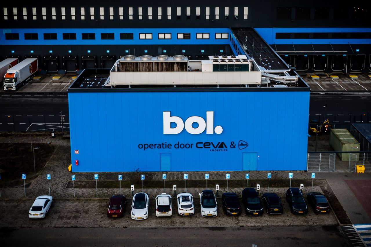 Data breach at Ceva Logistics impacts bol, de Bijenkorf, and ING customers