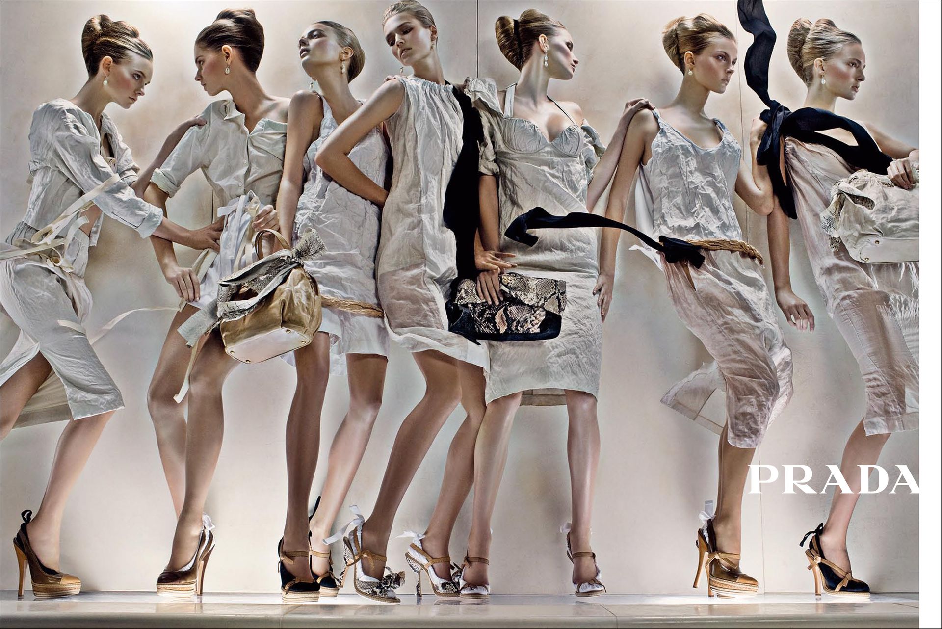 Реклама моды. Модный дом Прада. Prada Spring Summer 2009. Коллекция Prada 2009. Фотосессия коллекции одежды.