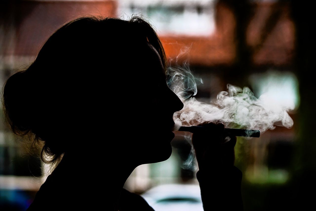 Jongeren gaan eerder 'echt' roken van e-sigaretten 