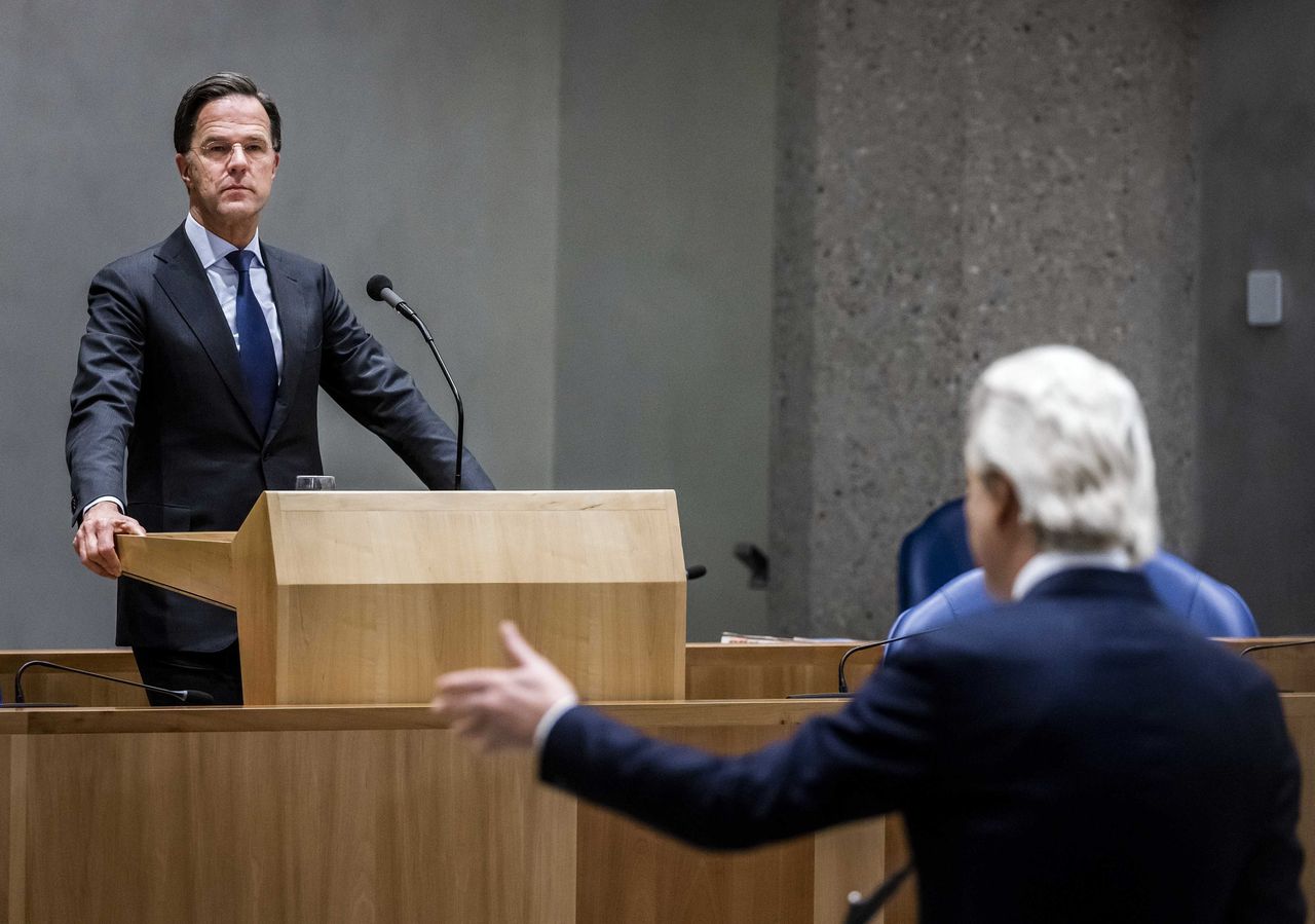 Rutte valt in voor Kaag in tumultueus Vragenuur 