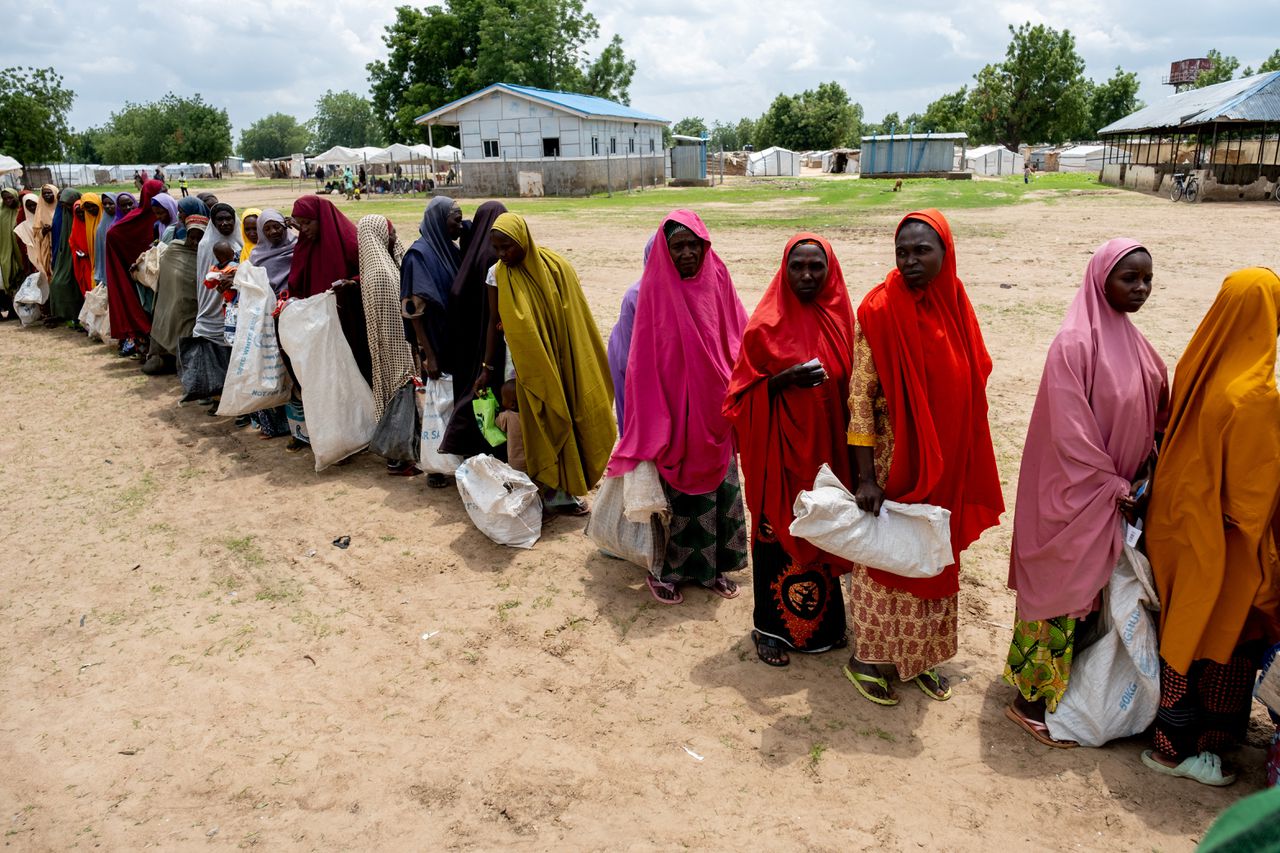 Terwijl VS, VK en EU bezuinigen op ontwikkelingshulp, sterven 652 Nigeriaanse kinderen van de honger