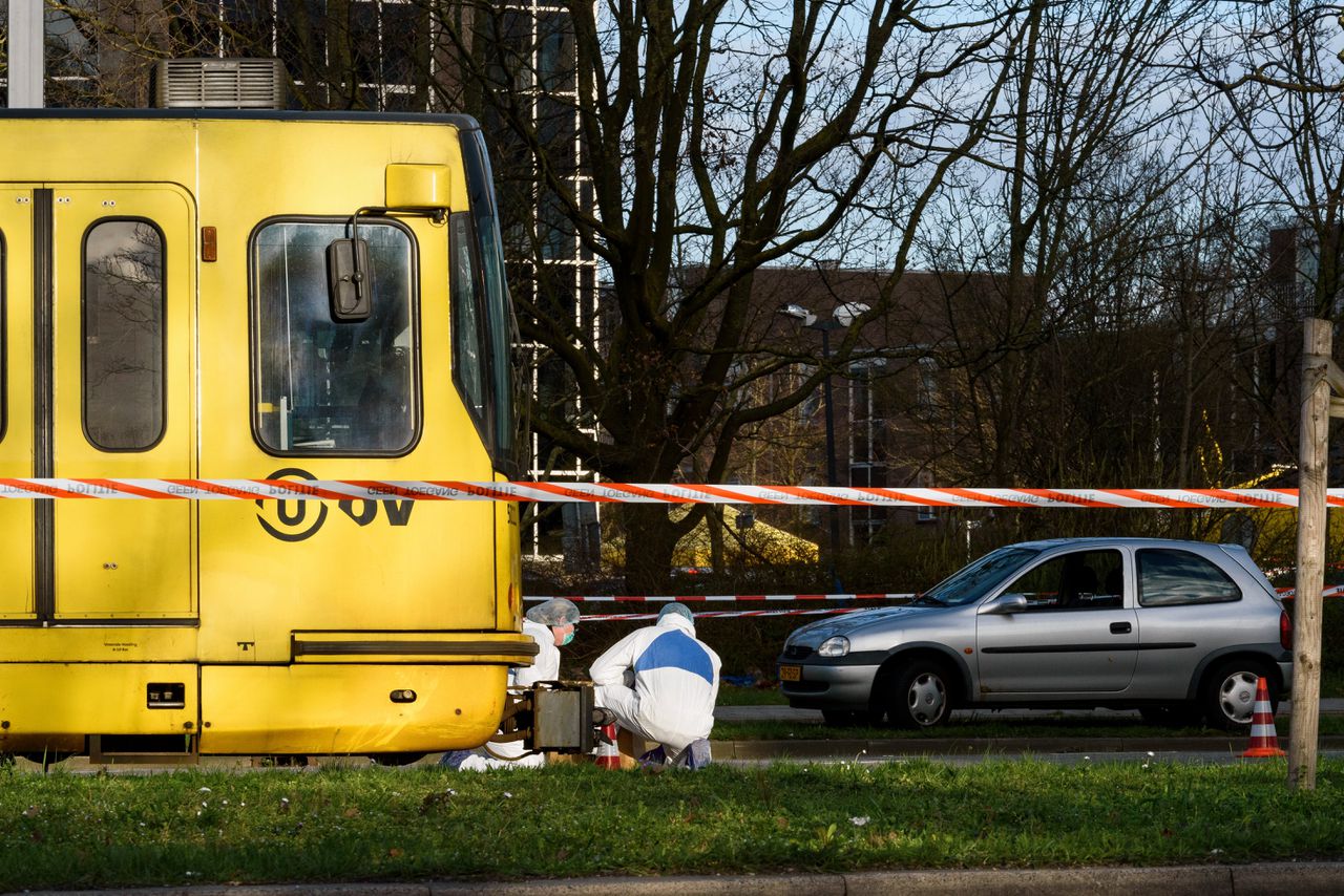 Beeld van de tram in Utrecht waar Gökmen T. passagiers beschoot. Verschillende mensen hadden het idee dat hij slachtoffers ‘uitzocht.’