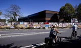 10 ENGELEN – Protestborden tegen de komst van een asielzoekerscentrum. In de Brabantse dorpen Engelen en Bokhoven wordt extra gesurveilleerd, nadat daar meerdere woningen waren beklad met teksten tegen asielopvang. ROBIN VAN LONKHUIJSEN / ANP