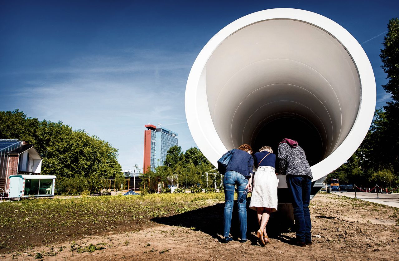 De haven kan een langere testlocatie zijn voor de Hyperloop, een futuristisch vervoerssysteem uit Delft.