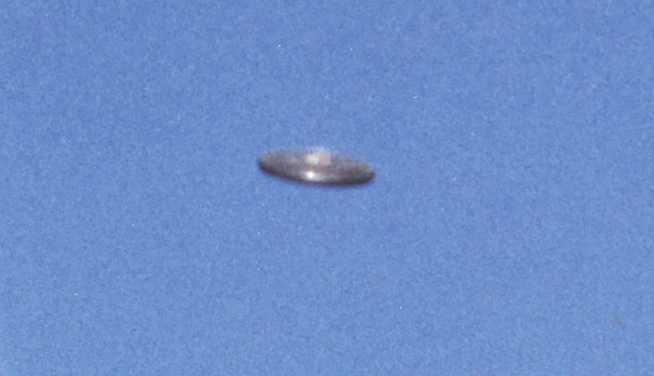 A flying object is seen on Vancouver Island, British Columbia in this October 8, 1981 photo. In May 2006, the British Ministry of Defence made public a top secret report on UFOs, concluding that three decades of sightings had failed to produce evidence of visiting extraterrestrials. To match feature Britain UFOS. NO ARCHIVES NO SALES REUTERS/Hannah McRoberts/UFO Sweden/Handout (SWEDEN)