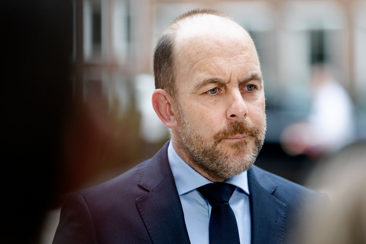 Dutch parliament backs law allowing more force in asylum seeker deportations