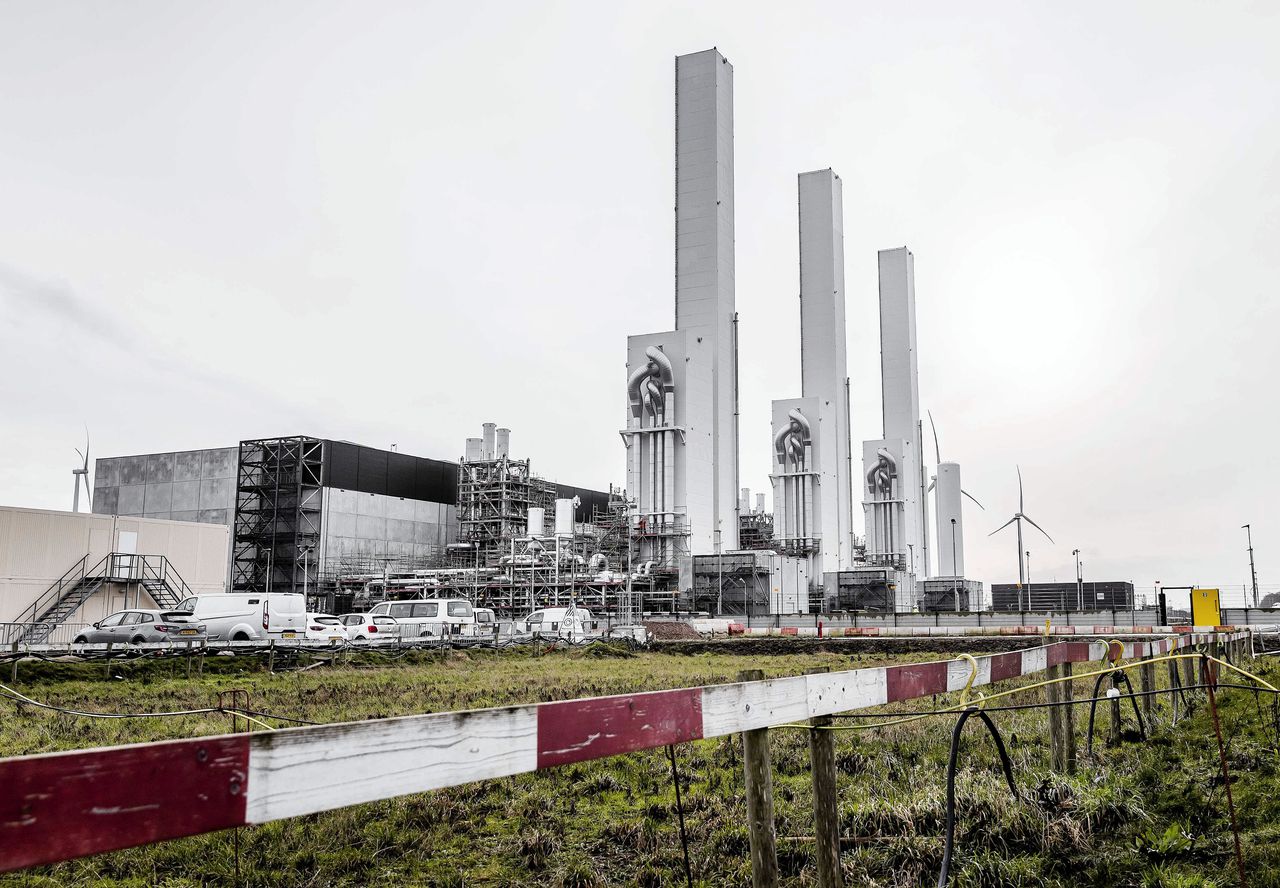 Het exterieur van de stikstoffabriek in de Groningse plaats Zuidbroek.