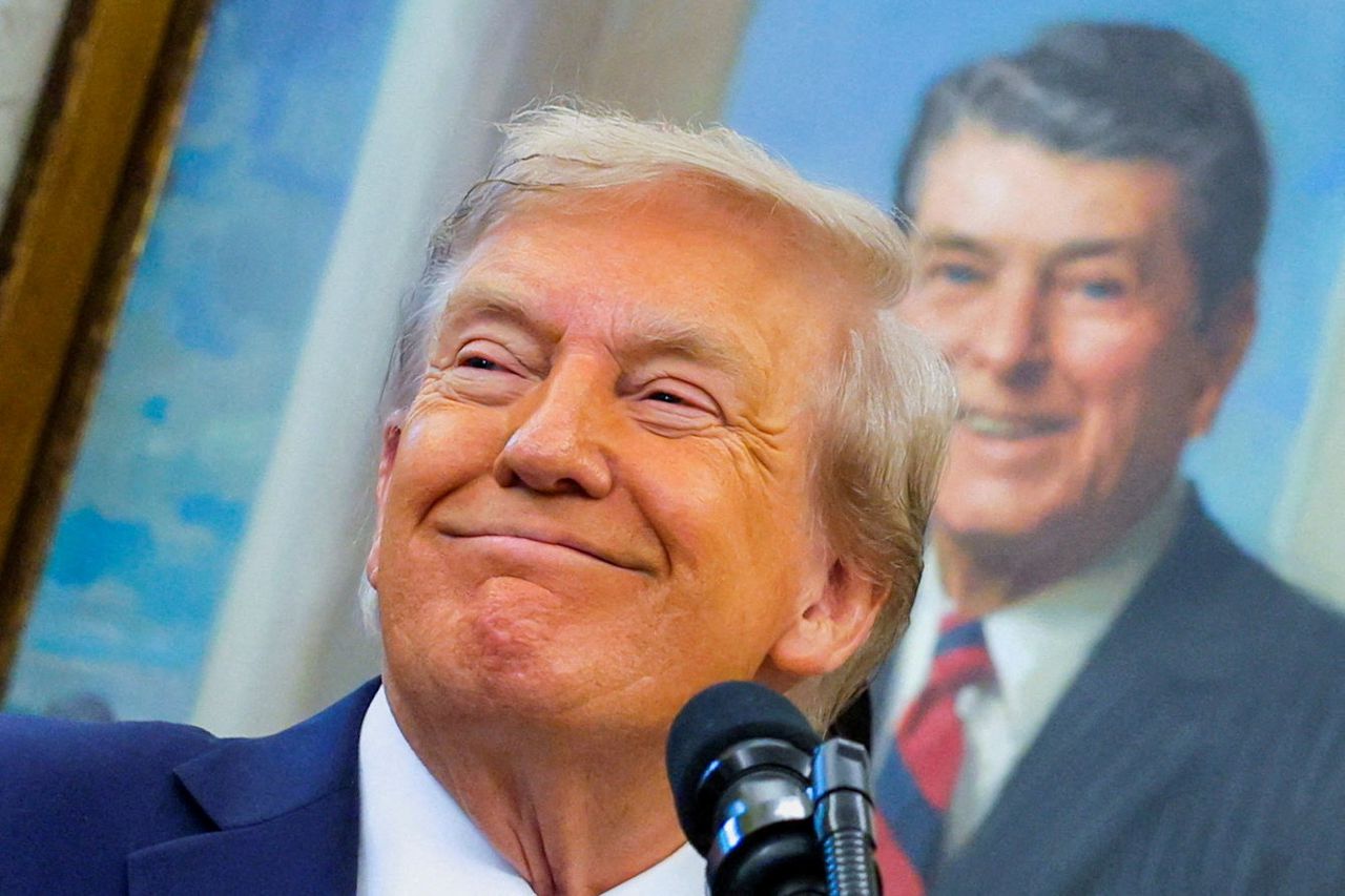 Trump verhoogt importheffingen Canada vanwege onwelgevallig reclamespotje -  NRC