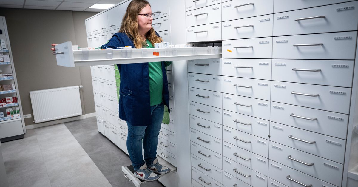 Werken in de apotheek is steeds meer speurwerk. Waar vind je een medicijn?