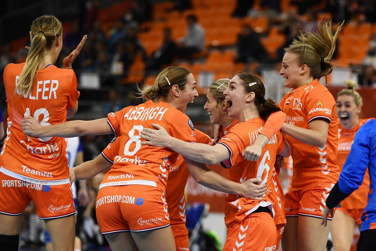 Nederlandse vrouwen naar finale WK handbal door zege op Rusland 