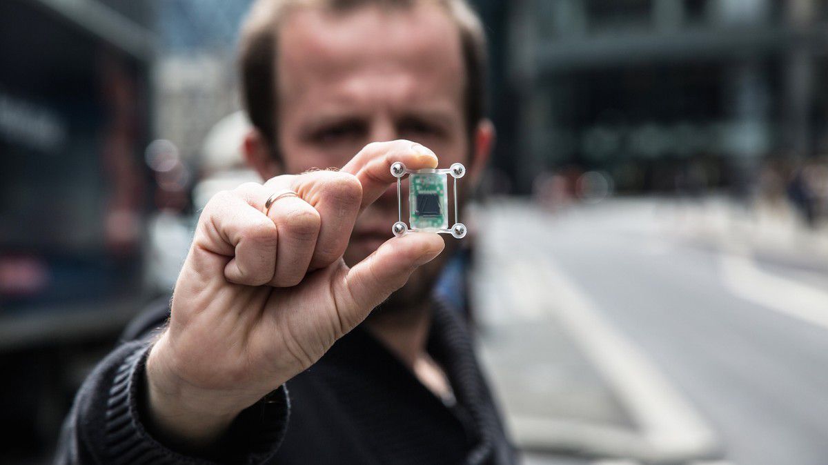 Het eerste product van bedrijf Cyborg Nest: een apparaat waarmee dragers het noorden kunnen voelen