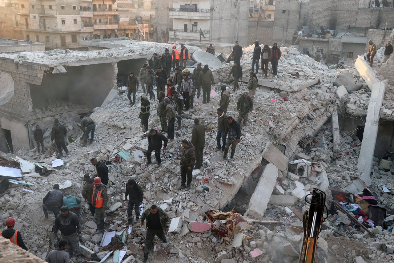 Minstens zestien doden in Aleppo na instorten woongebouw 