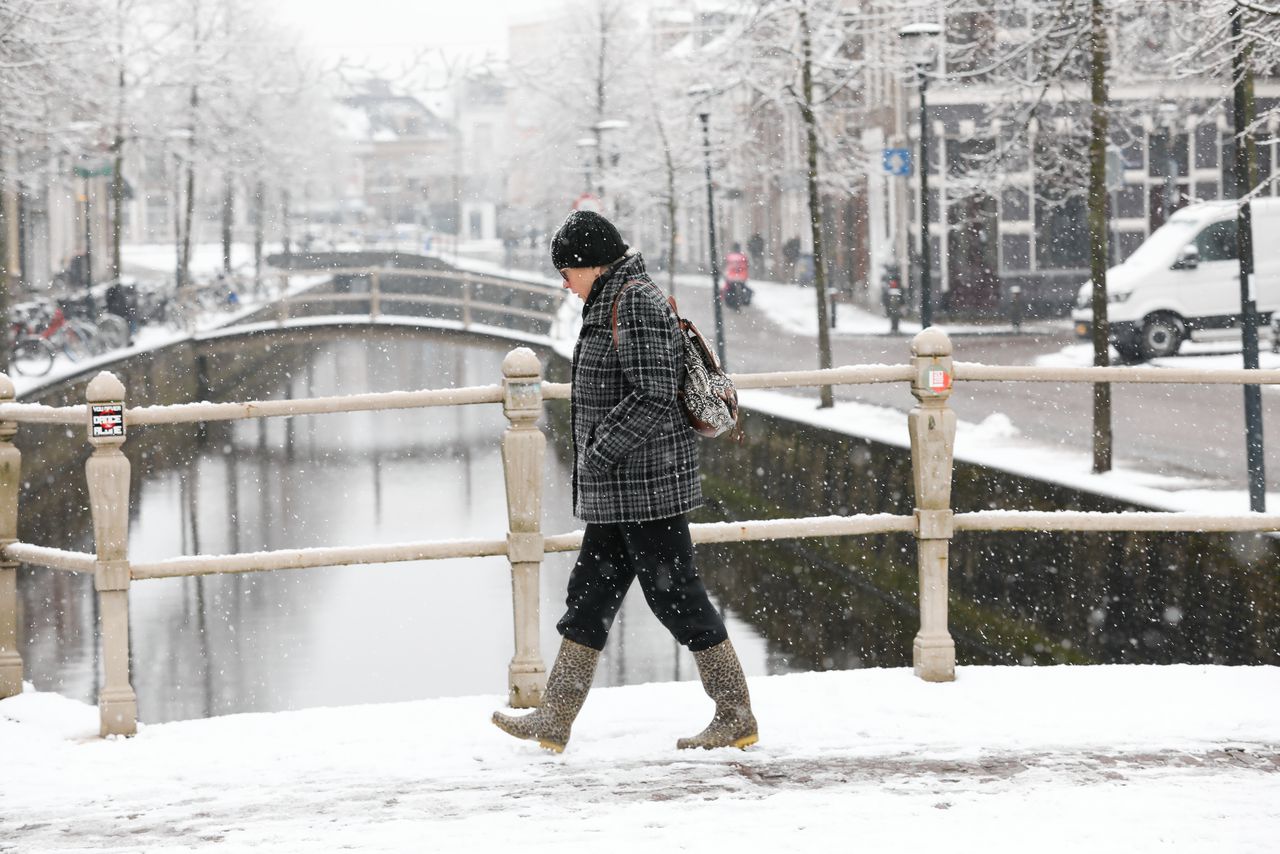 Sneeuw in het noorden van Nederland: code geel - NRC