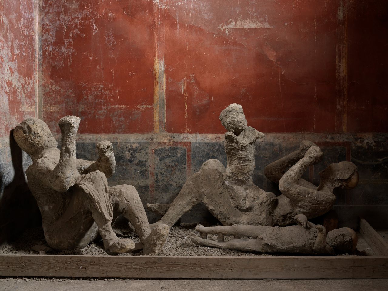 ‘Familie’ onder vulkaanpuin in Pompeï was helemaal niet aan elkaar verwant, blijkt uit dna