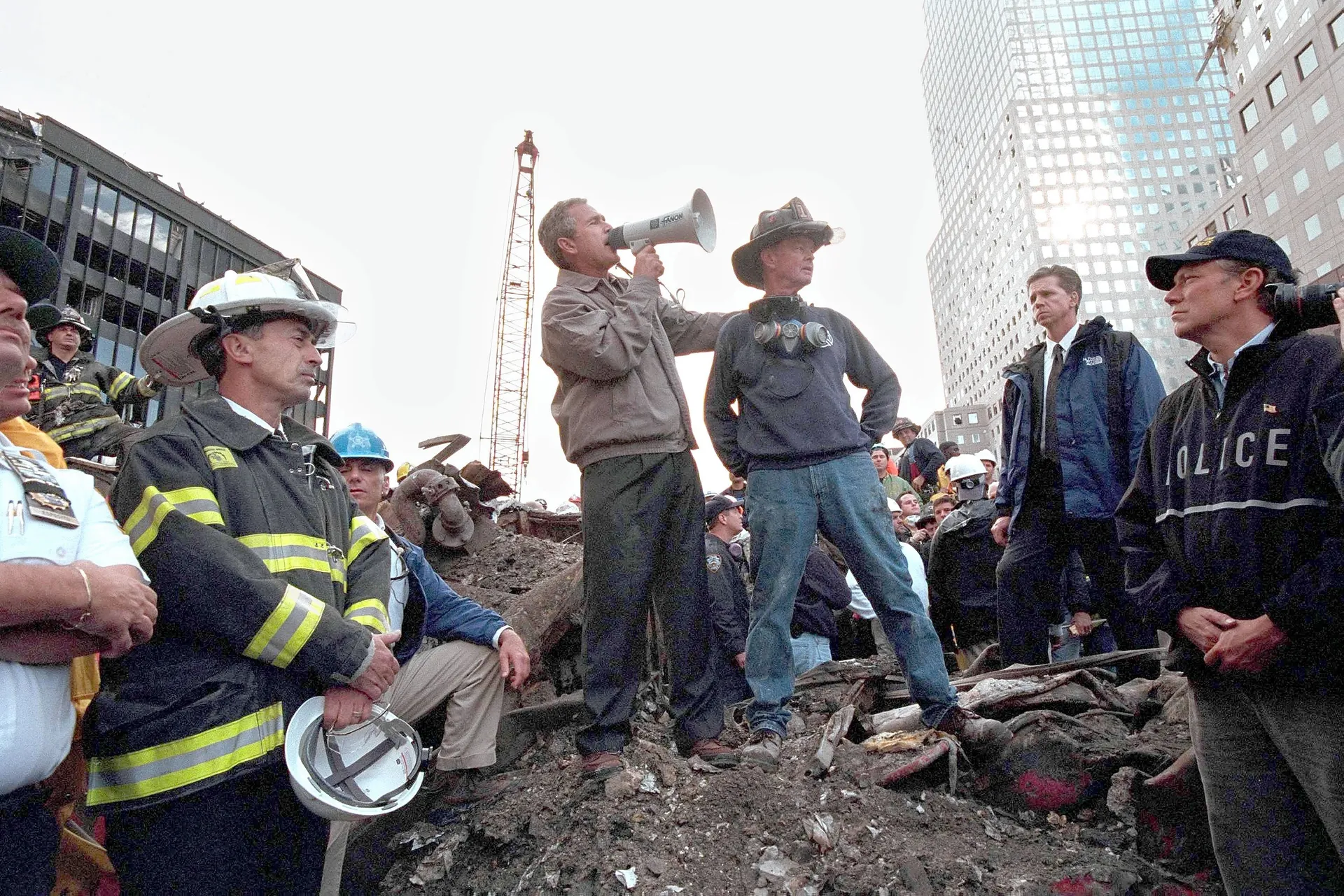 Foto van president Bush op puinhopen van 9/11