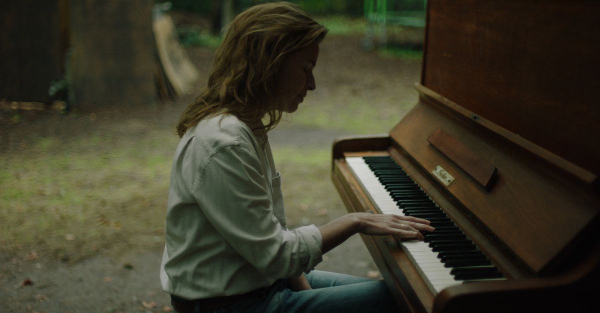 Een rouwdrama met paranormale trekjes - NRC